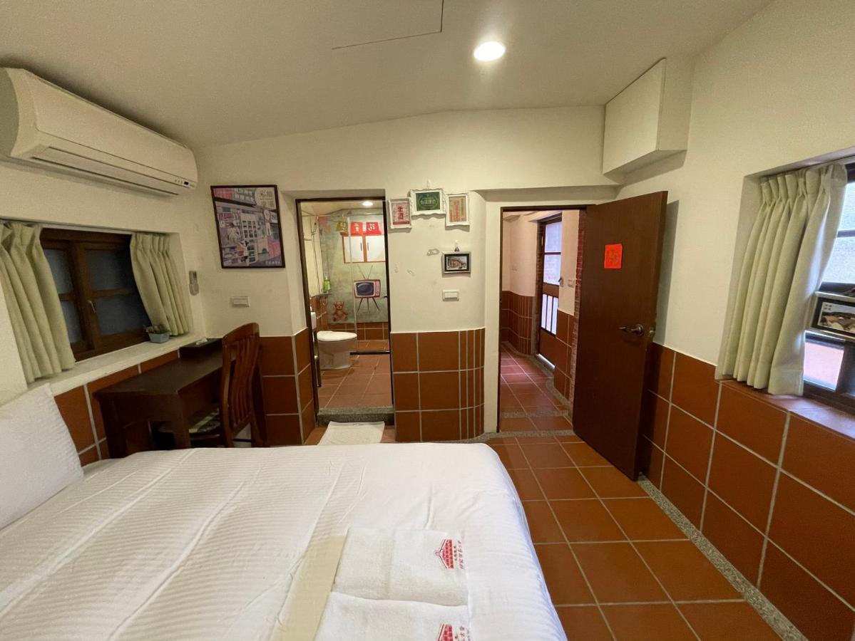 左營蓮潭郭家百年古厝 Hotel Каосюн Екстериор снимка