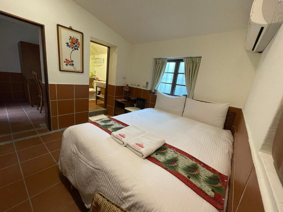 左營蓮潭郭家百年古厝 Hotel Каосюн Екстериор снимка