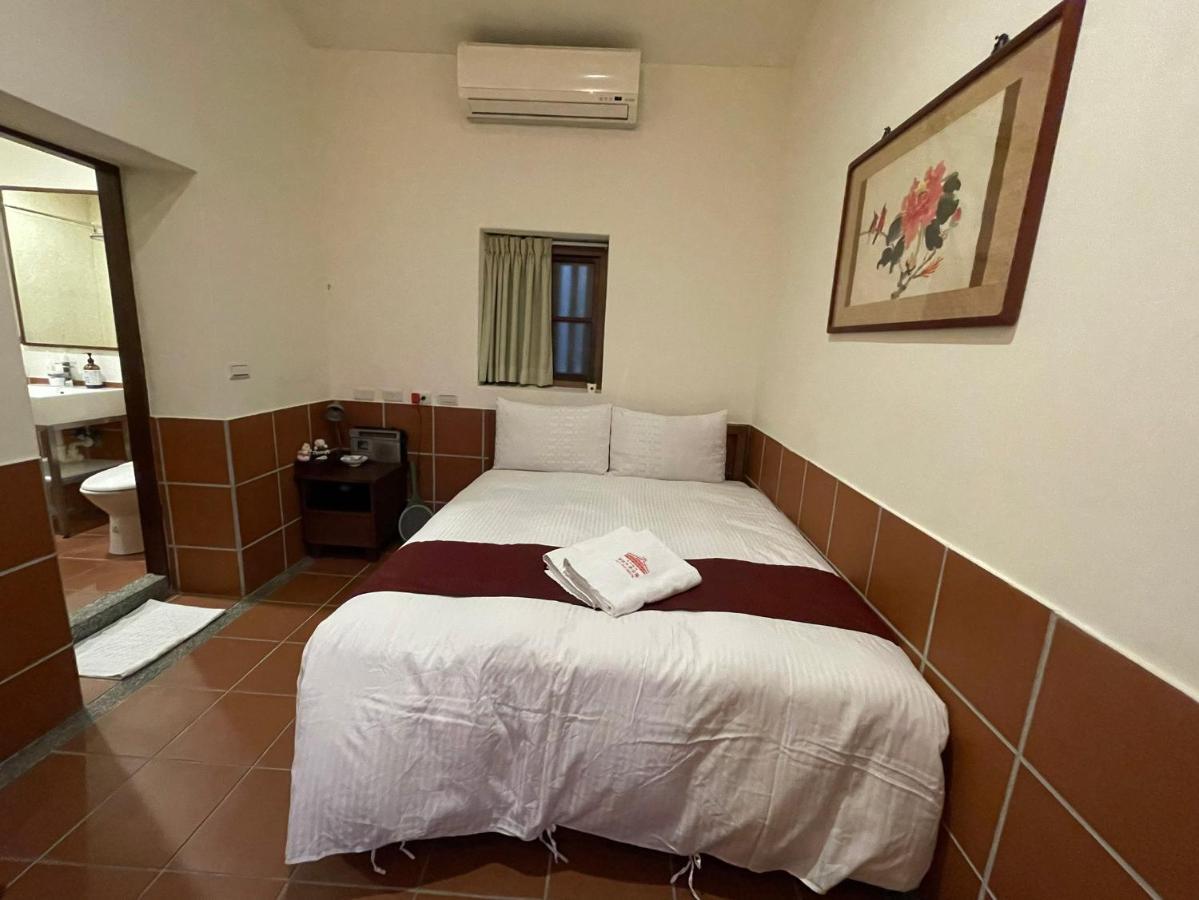 左營蓮潭郭家百年古厝 Hotel Каосюн Екстериор снимка