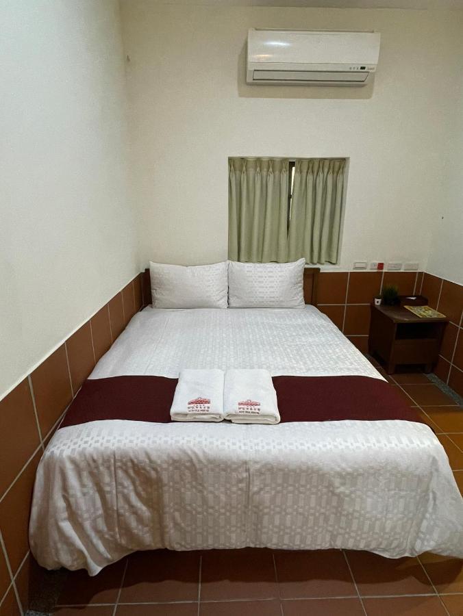 左營蓮潭郭家百年古厝 Hotel Каосюн Екстериор снимка