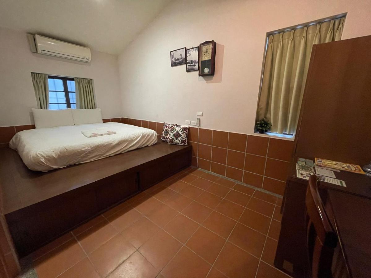 左營蓮潭郭家百年古厝 Hotel Каосюн Екстериор снимка