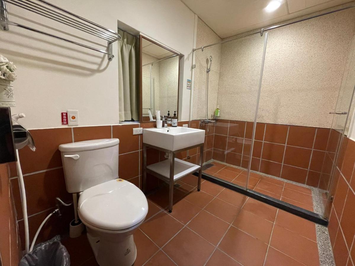 左營蓮潭郭家百年古厝 Hotel Каосюн Екстериор снимка
