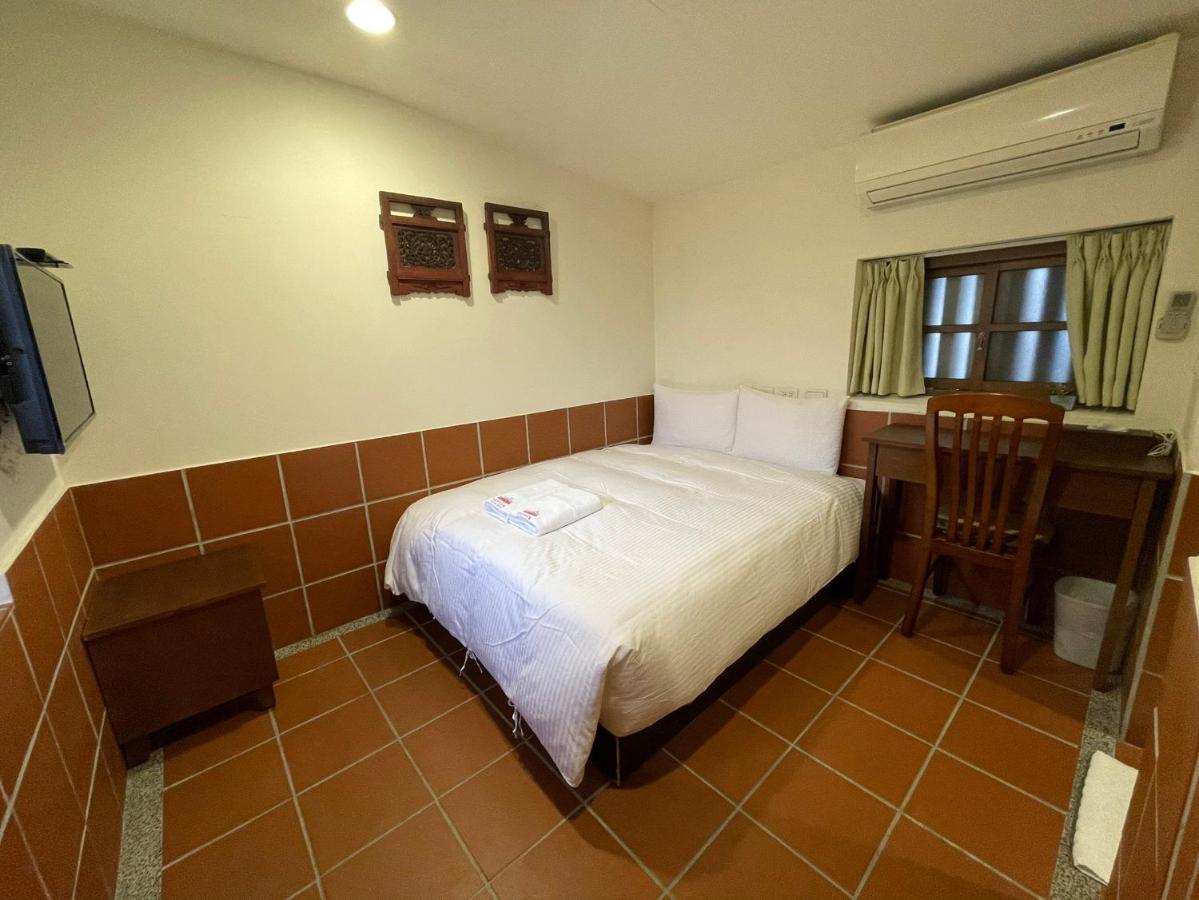 左營蓮潭郭家百年古厝 Hotel Каосюн Екстериор снимка